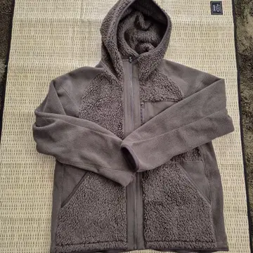 유니클로 화이트 마운티니어링 플리스 남성용 L