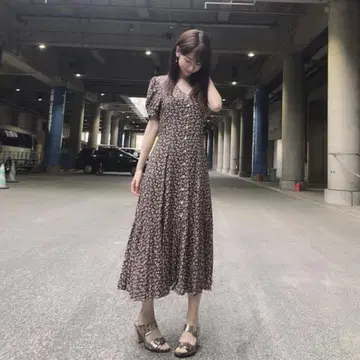 카시와기 유키 착용 SNIDEL 스나이델 롱 원피스 퍼프 슬리브 꽃무늬