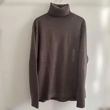 UNIQLO U 메리노 블렌드 터틀넥 스웨터 브라운