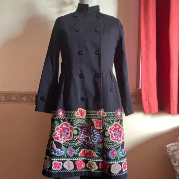 로이스크레용 꽃무늬 자수 더블 브레스트 코트