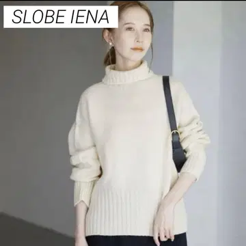 새상품급 슬로브 이에나 아이보리 터틀넥 니트 긴팔
