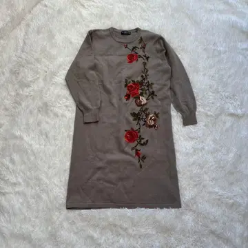 [ 디자인 니트 원피스 ] 자수 피스 롱 꽃 모 소재 구제 의류