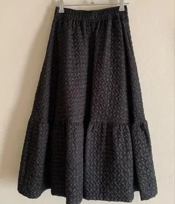 미사용 새상품 비어즐리 리베타토 포코포코 스커트 티어드