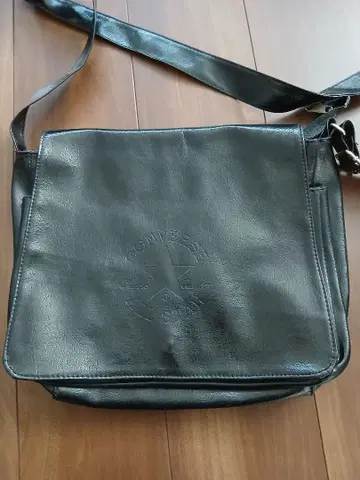 CONVERSE 블랙 가죽 숄더백