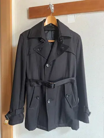 블랙 더블 브레스트 트렌치코트