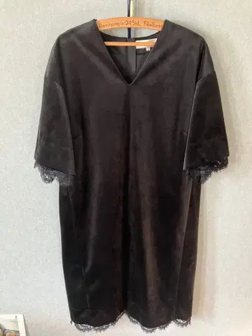 자유구 블랙 스웨이드풍 반팔 무릎 기장 원피스 34