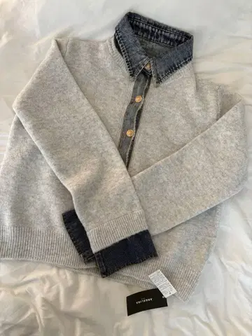 미사용 새상품 데님 도킹 니트 가디건 오트밀