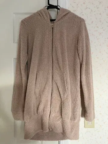 트라라 꼬리와 귀가 달린 후드 부착 베이지 보아 후드티