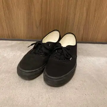 Vans 오센틱 블랙 로우컷 스니커즈