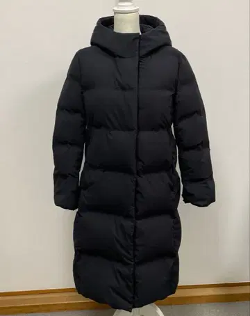 유니클로 심리스 다운 롱 코트 L 블랙