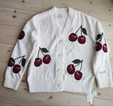 [ 새상품 ] PIQUE 체리 패턴 긴팔 가디건 프리 사이즈
