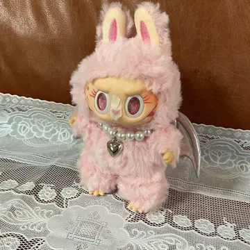 POPMART 핑크 허벅지 천사 나비