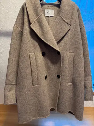 e.n. 베이지 더블 브레스트 피 코트 미들 기장