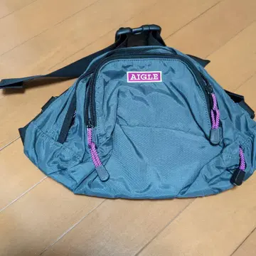 AIGLE 바디백 그레이