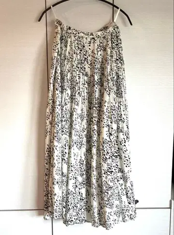 Gready Blliant 새상품급 플리츠 플레어 롱 스커트 38