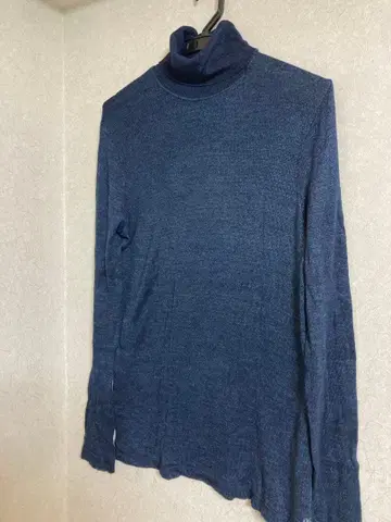 45R 터틀넥 스웨터 네이비 나염