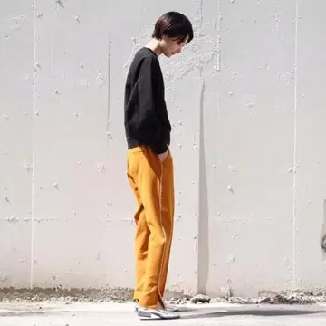 메종 에우레카 오렌지 슬랙스