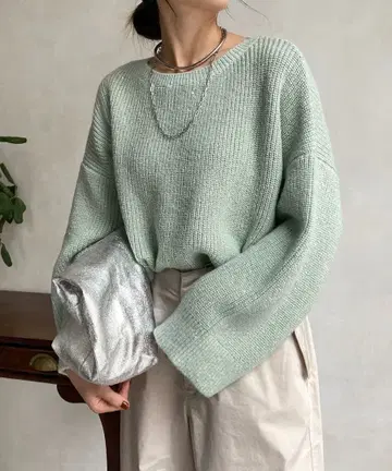 [새상품] DouDou 스팽글 숏 기장 풀오버