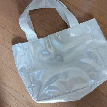 TRIDEEP 메탈릭 화이트 토트백