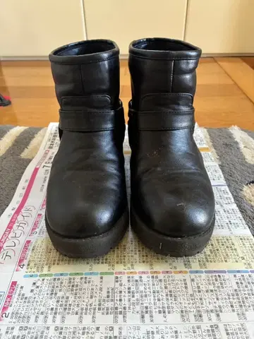 블랙 숏부츠 버클 포함