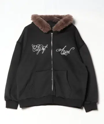 퍼 달린 블랙 집업 후드티