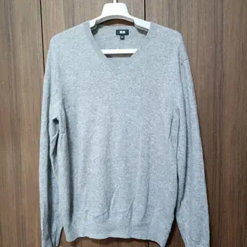 컨디션 최상 UNIQLO 캐시미어 100% 그레이 V넥 스웨터 L