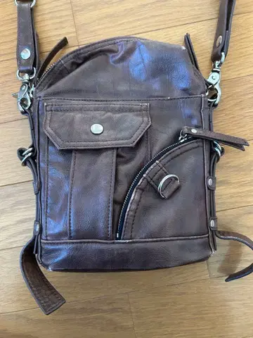 TRICKSTER 브라운 가죽 숄더백