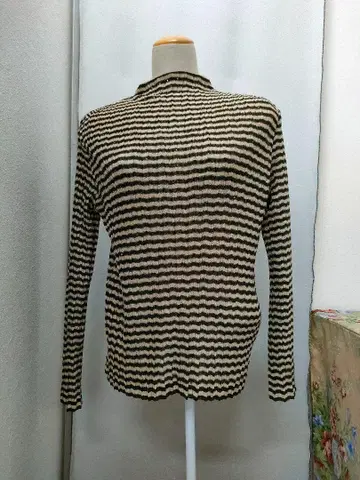 이타리야 하이넥 보더 카키 상의