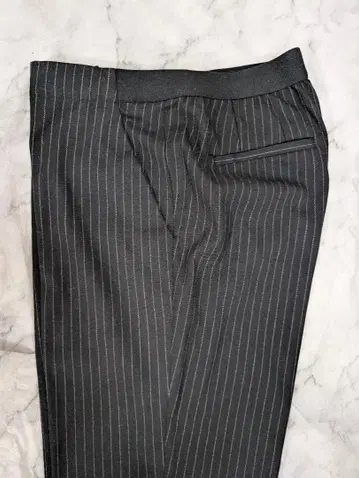 유니클로 블랙 화이트 스트라이프 슬랙스 L 사이즈 올 시즌