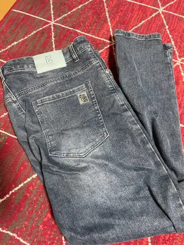 CHIN 다크 블루 슬림 핏 데님