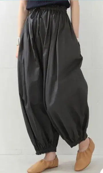 MARMARI 블랙 벌룬 팬츠 빔즈