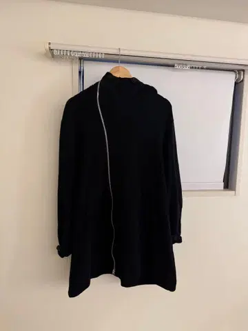 CABANE de ZUCCA 비대칭 지퍼 롱 후드티 블랙