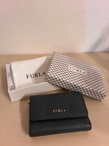 FURLA 3단 폴더형 지갑