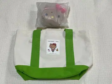 한국 올리브영 한정판 산리오 선탠 키티 토트백과 키링