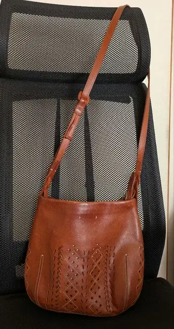 Gentle 가죽 숄더백 브라운