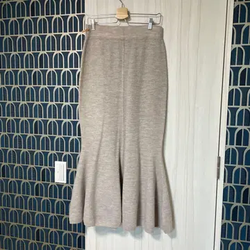 카오스 베이지 니트 플레어 롱 스커트