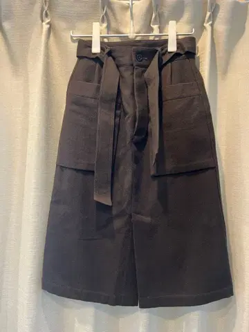 MHL, 카키 미디 스커트