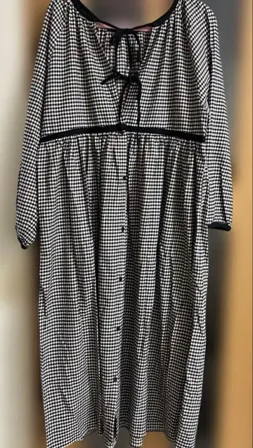 사만사 모스모스 블랙 체크 파이핑 원피스