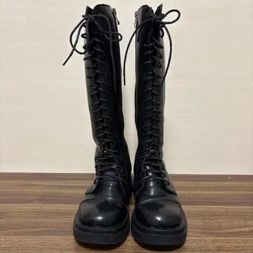 레이스업 블랙 롱 부츠