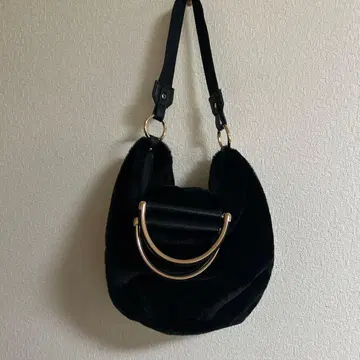 블랙 퍼 핸드백