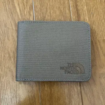 THE NORTH FACE 베이지 접이식 지갑