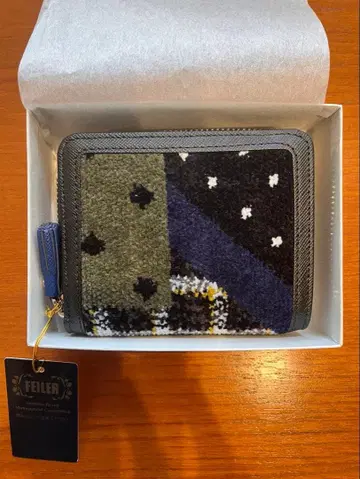 [ 미사용 새상품 ] 페이 feiler 도트 체크 무늬 접이식 지갑