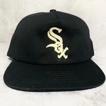 새상품 Mondaysuck 맨데삭 화이트 양말 블랙