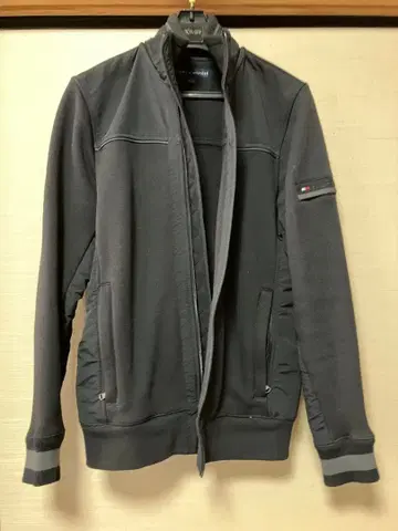 TOMMY HILFIGER 블랙 자켓