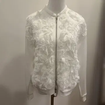 듀얼뷰 플라워 자수 화이트 집업 상의