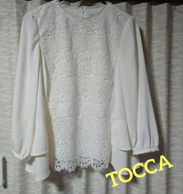 [ TOCCA ] 화이트 레이스 긴팔 블라우스 팬츠 스타일