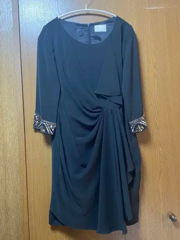 착용 1회 Grace Class 포멀 원피스 (블랙 36)