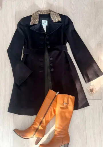 미사용품 Rochas 블랙 피코트 에나멜 옷깃 포함 퓨어 울 100%