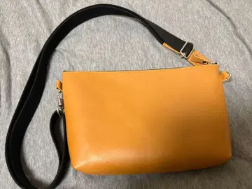 천연 가죽 바디백 사코슈