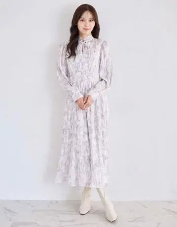 리본 & 프릴 포함 라인 플라워 프린트 셔링 플리츠 원피스 핑크